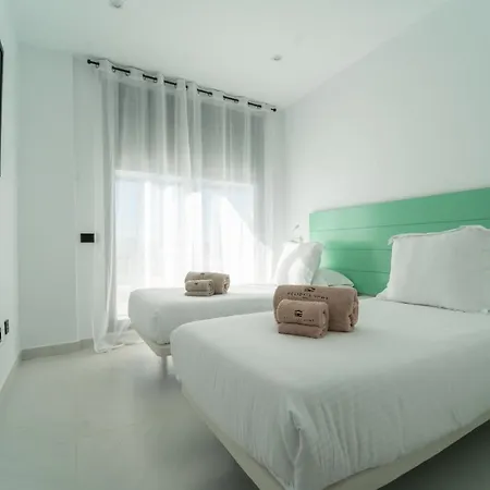 アパートホテル Hills エステポナ