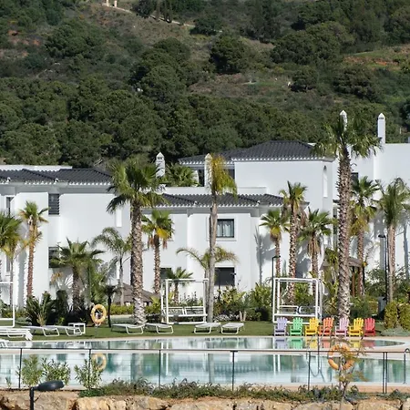 Hills Apartahotel 2*