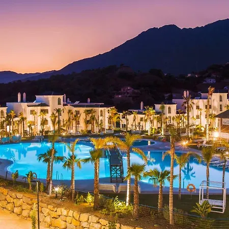 Hills Apartahotel