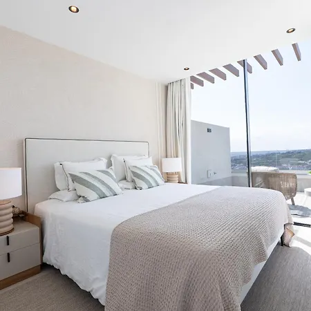 Hills 公寓式酒店 埃斯特波纳