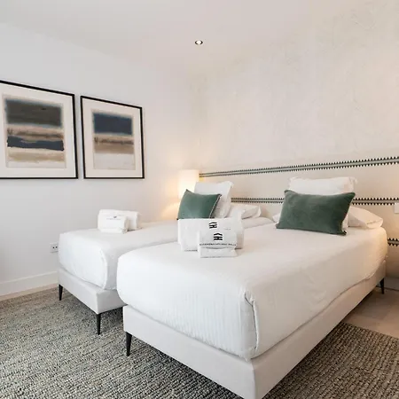Apartahotel Hills 4*