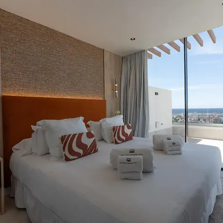 Apartahotel Hills 4*