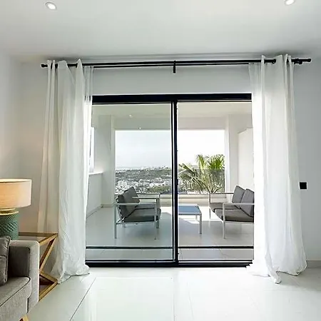 Aparthotel Hills 4*