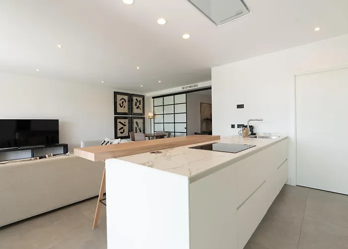 Апарт-готель Hills Естепона