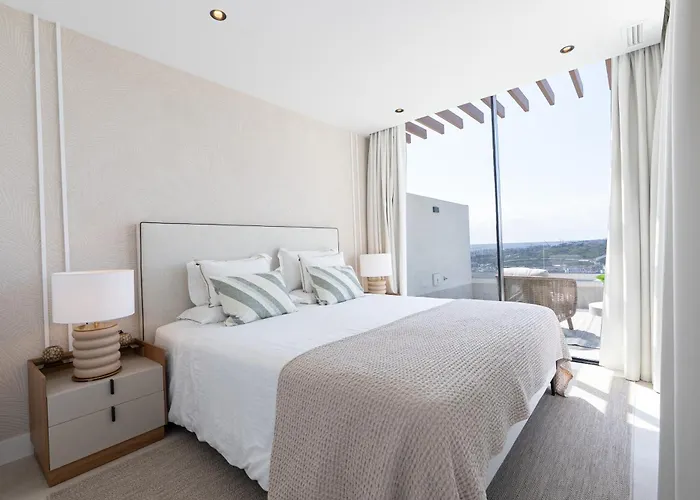 Hills 公寓式酒店 埃斯特波纳