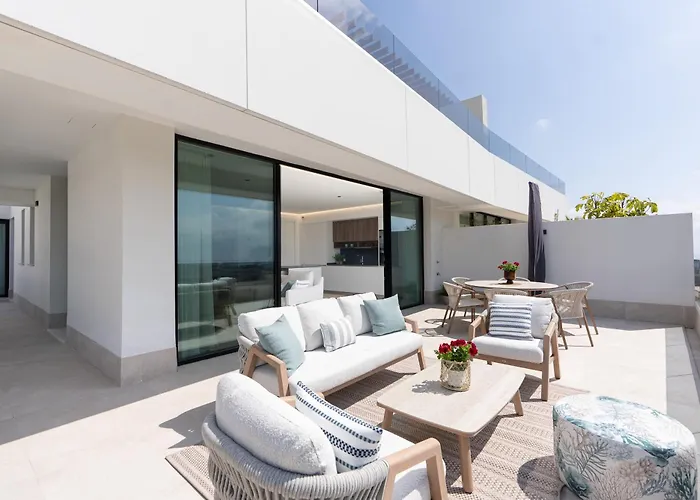 Hills 埃斯特波纳