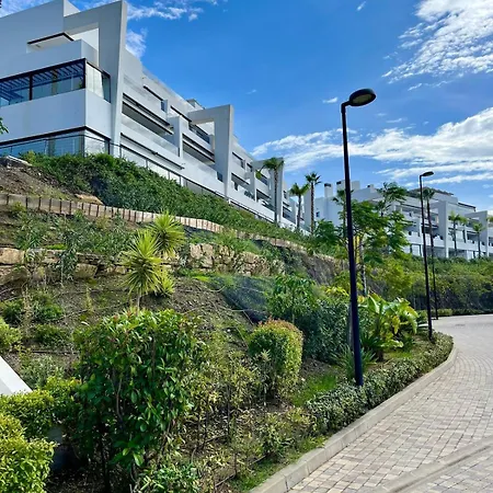 Hills Aparthotel 2*