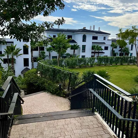 Hills Aparthotel 2*